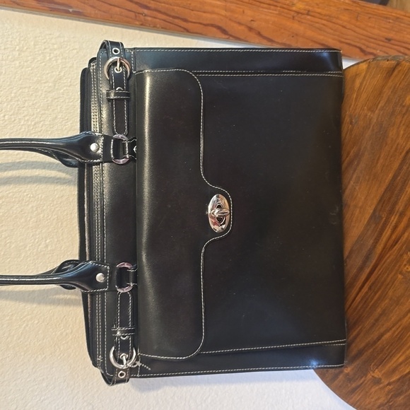 McKlein Premium Leather Briefcase Black/ Silver Business Career OFFICE New! Lrg - Picture 4 of 12